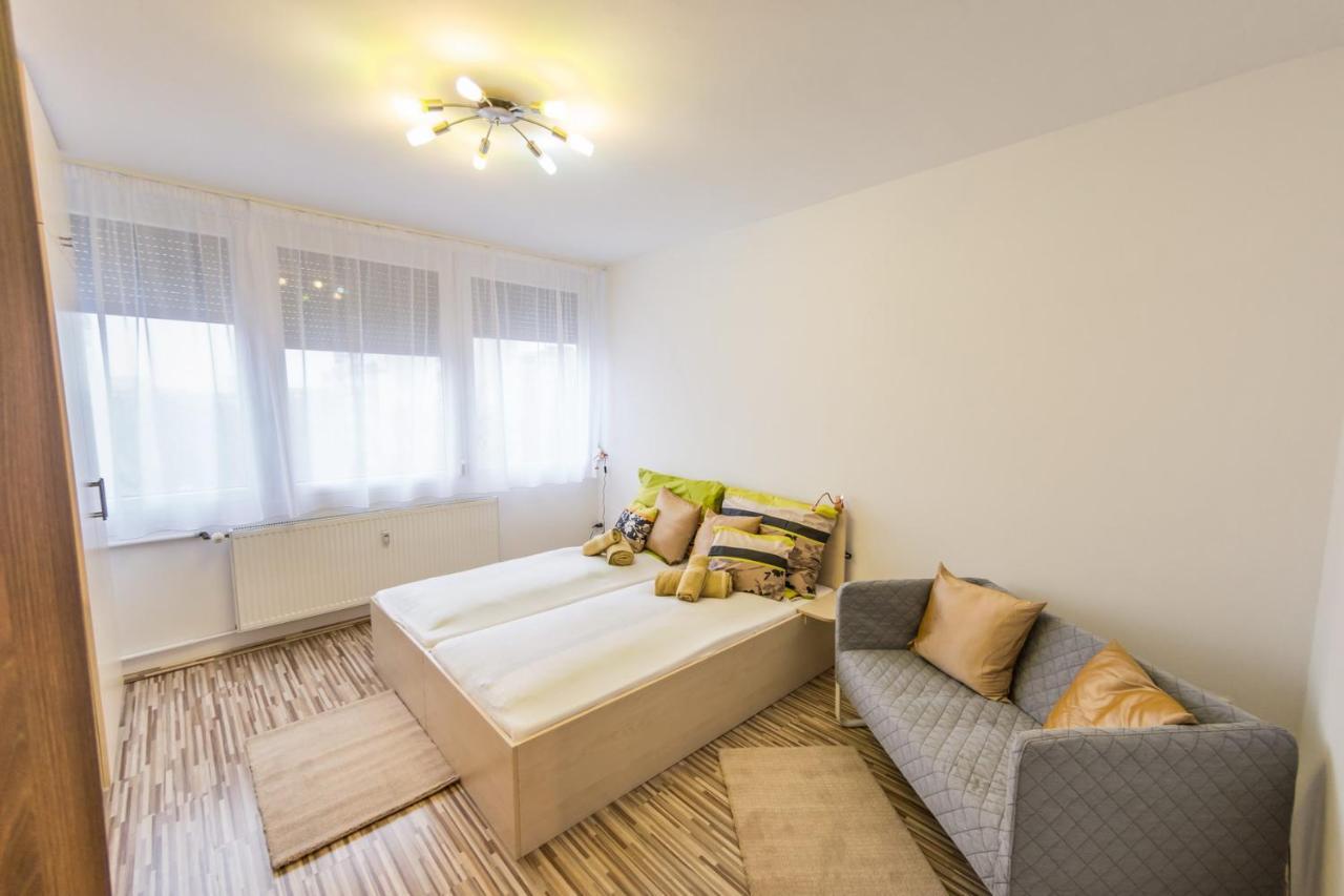 Home- Pesterzsebet * Budapest